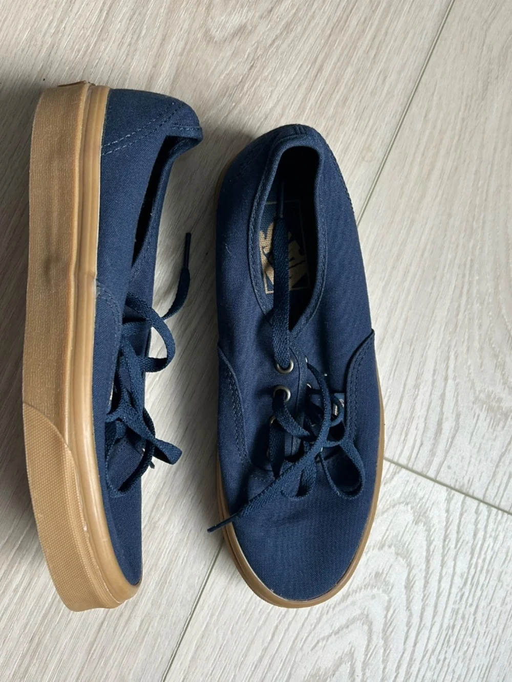 Vans - Picture 2 of 3